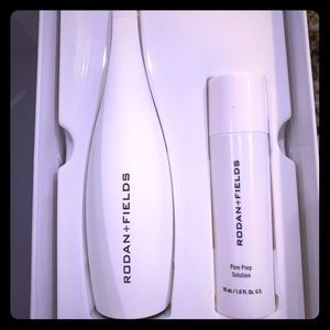 Rodan +Fields pore cleansing tool